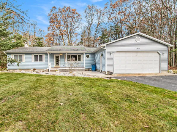 1422 Yoder Rd, Manistee, MI 49660