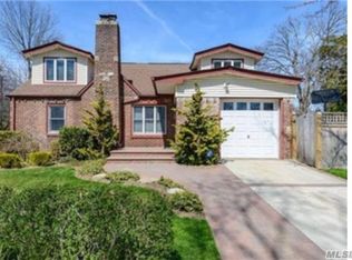 414 Coolidge St, West Hempstead, NY 11552