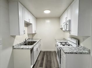 17371 Queens Ln #3, Huntington Beach, CA 92647