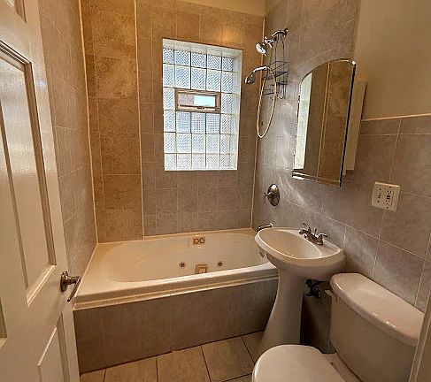 4th image of 5045 S Michigan Ave APT 1S