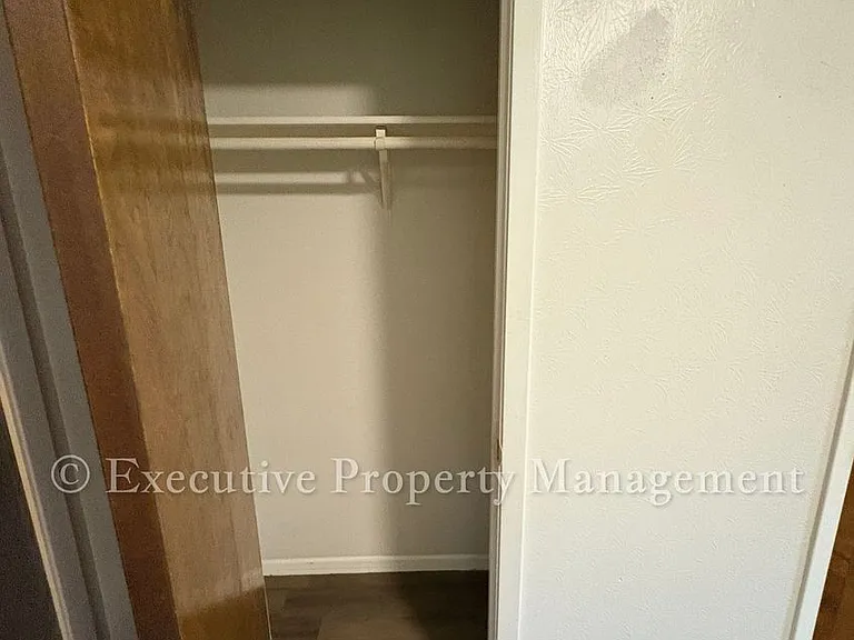 410 Jeffrey Ln — Photo 44