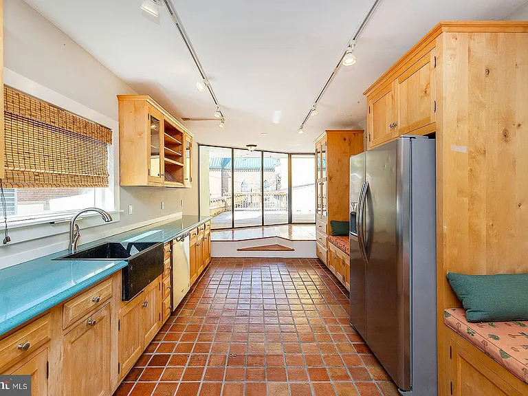 7 N Loudoun St #1/2 — Photo 18