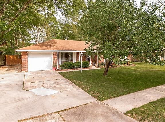 3rd image of 1022 Saint Scholastica Dr
