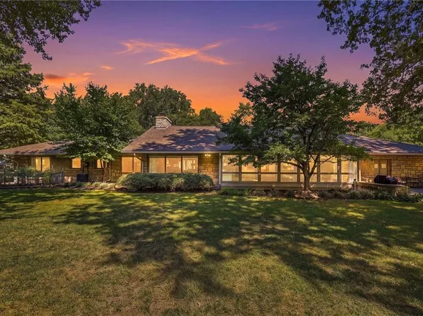 2025 W 96th St, Leawood, KS 66206