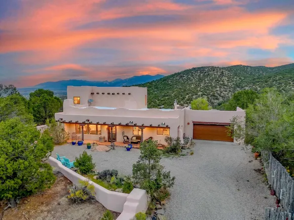 33 Monte Lindo, Ranchos de Taos, NM 87557