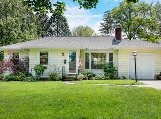 297 Woodstock Ave, Glen Ellyn, IL 60137