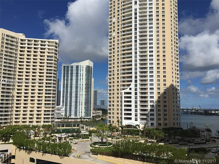 540 Brickell Key Dr #1122 — Photo 11