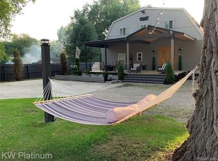 5161 Parker Rd, Fort Gratiot, MI 48059
