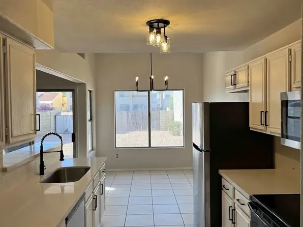 5863 E Nance St, Mesa, AZ 85215