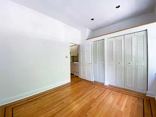 Rented by MAPT Residential LLC | media 9