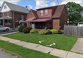 5th image of 1602 Elmwood Ave