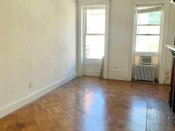 4th image of 150 W 76th St APT 3