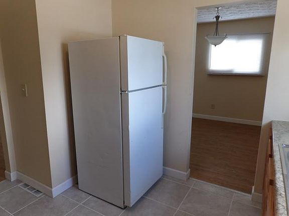4th image of 915 Cameron Ave