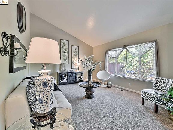 5th image of 8184 Hansom Dr