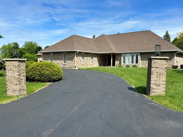 9317 Firth Ct, Crystal Lake, IL 60014