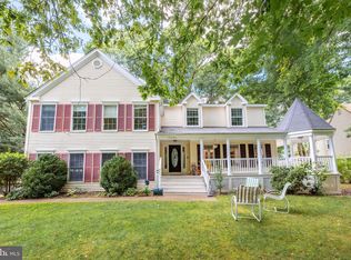 10224 Grovewood Way, Fairfax, VA 22032