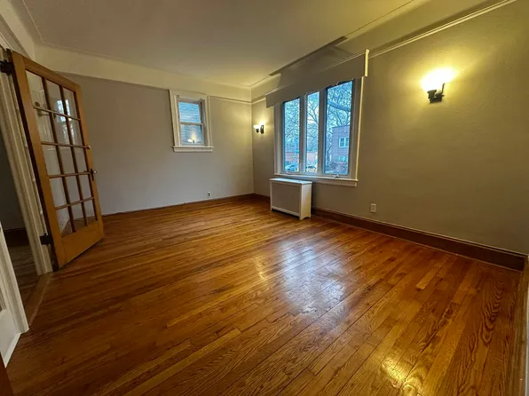 34-51 Crescent Street image 1 of 11