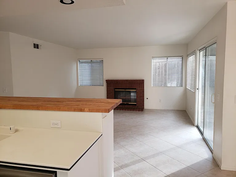 Dawson Dr — Photo 16