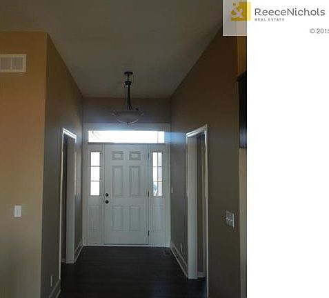 Beautiful entrance to your new home!