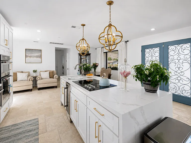 54025 Avenida Alvarado — Photo 2