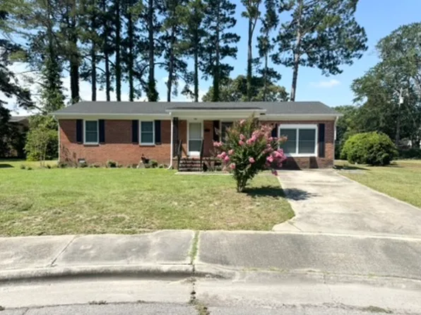105 Fort Dr, Washington, NC 27889