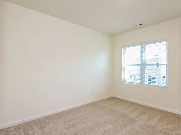 1608 Corbett St — Photo 12