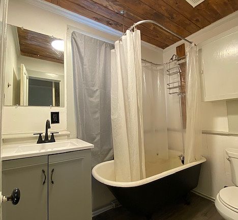 2nd image of 146 Elm St #2