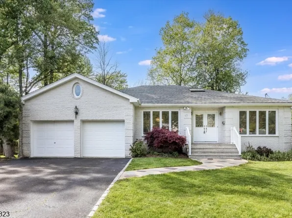 17 Evergreen Rd, West Caldwell Twp., NJ 07006