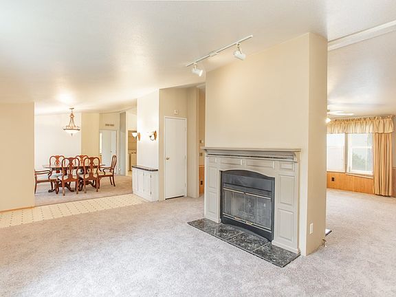 4th image of 5649 W Green Pines Way