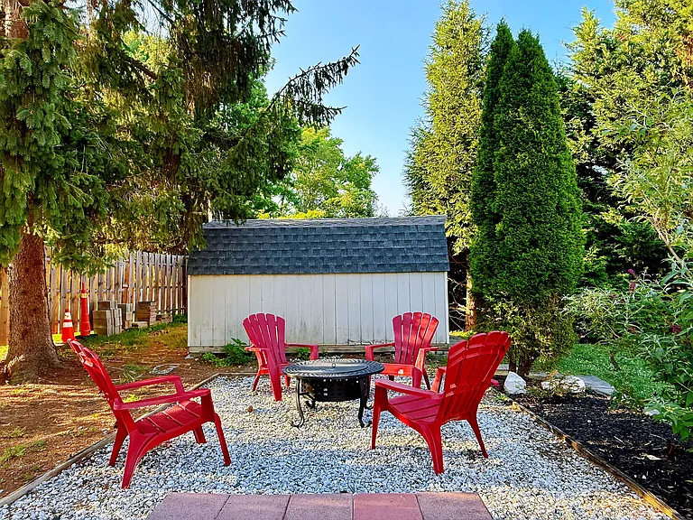 9398 Paulskirk Dr — Photo 2