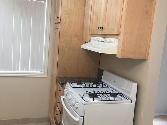 3rd image of 440 Raymond Ave APT 1
