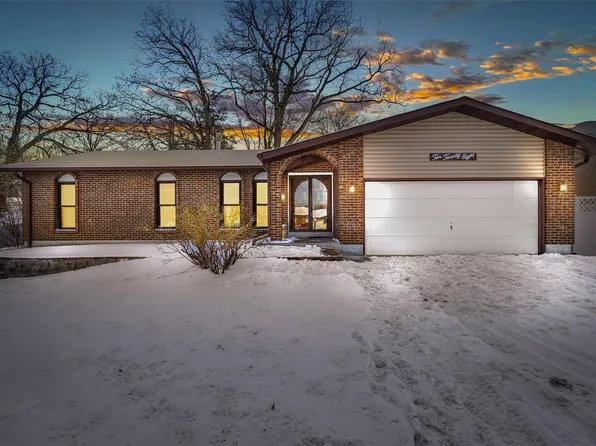 1028 Sunridge Trl S, Pevely, MO 63070