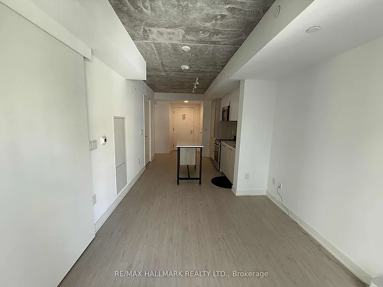 65 Mutual St #908 — Photo 15
