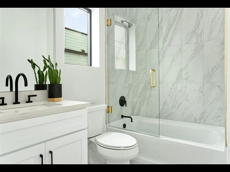2633 Reagan St #203 — Photo 12