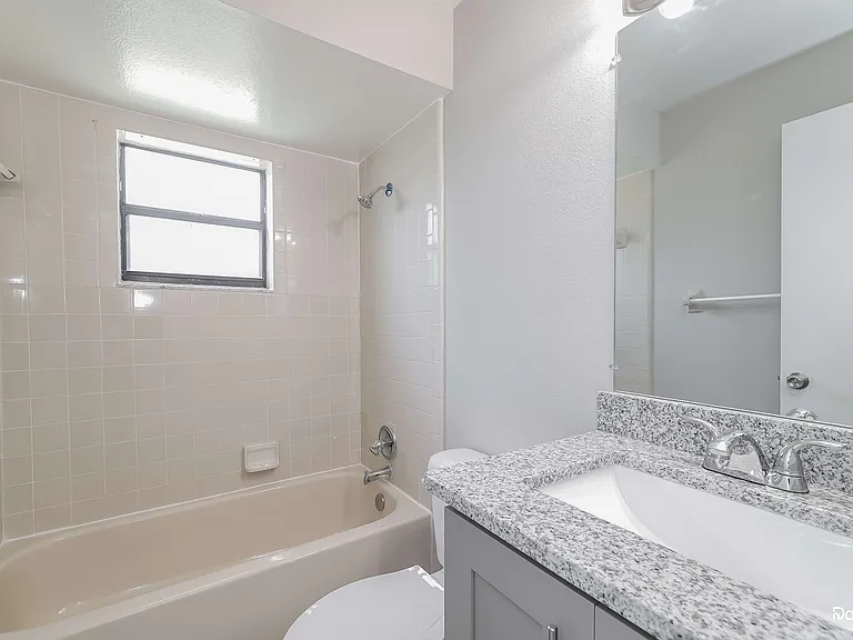 117 Dorchester Ct — Photo 9