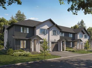 3333 Henderson Rd #3, Oak Bay, BC V8P5A5