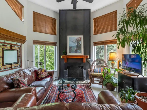 33669 2nd Ave #301, Mission, BC V2V 6Z4