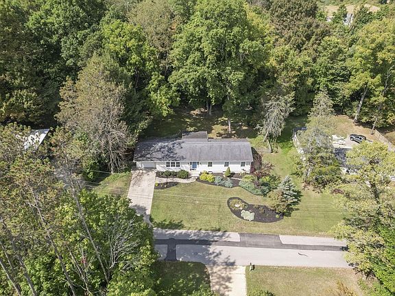 3rd image of 105 Chapin Pl