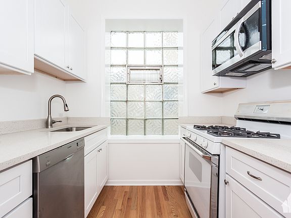 3rd image of 1050 W Catalpa Ave APT 3