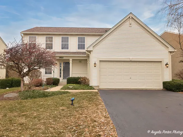 39627 N Queensbury Ln, Beach Park, IL 60083
