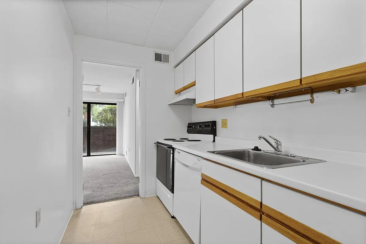 Building Photo - 509 S Highland Ave #12