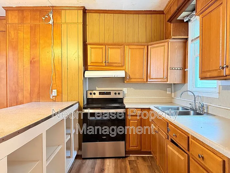 200 SE 2nd St #200 — Photo 4