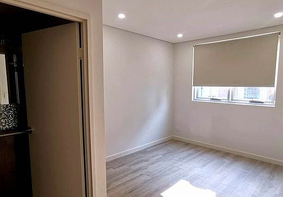 4th image of 103 E 37th St #3