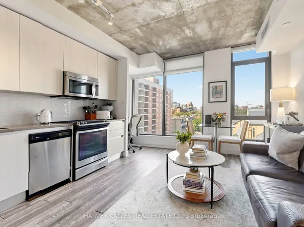 111 Bathurst St, Toronto, ON
