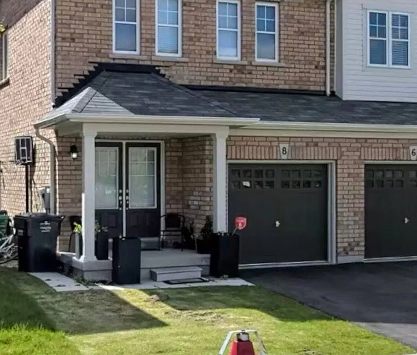 8 Lanark Cir