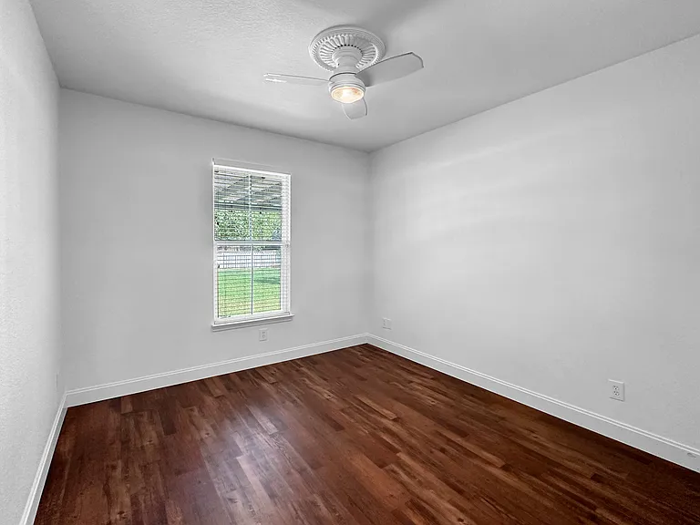 1415 Azalea Ln — Photo 18