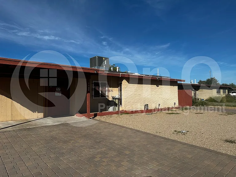 1132 W Knox Pl — Photo 3