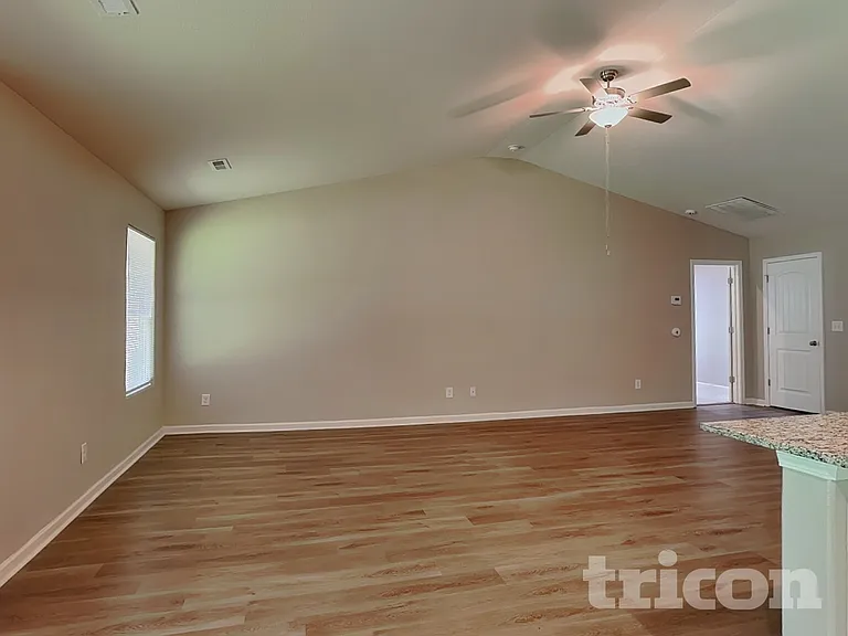 145 Bounding Ln — Photo 4