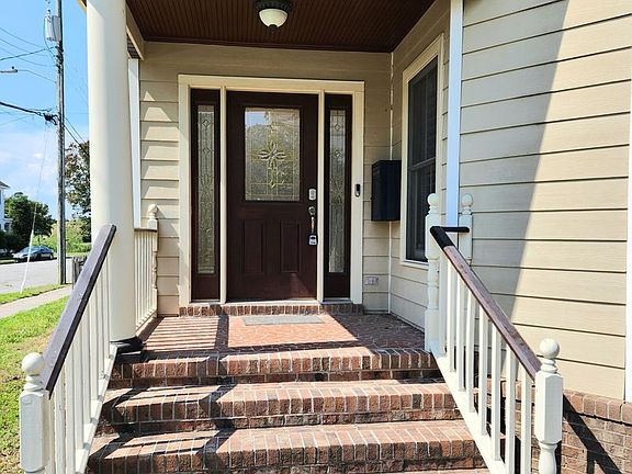 3rd image of 1024 Bay St