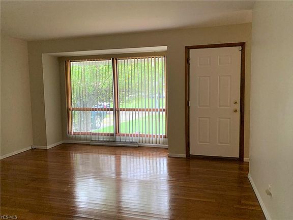3rd image of 2292 Stewart Dr NW